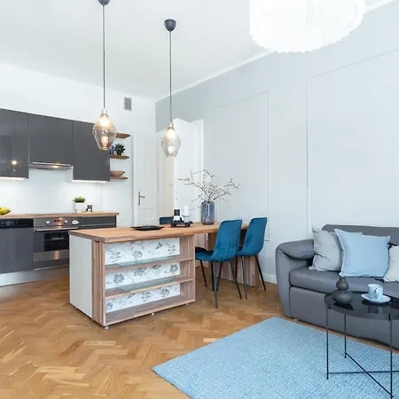 Na Krasinskiego Apartment